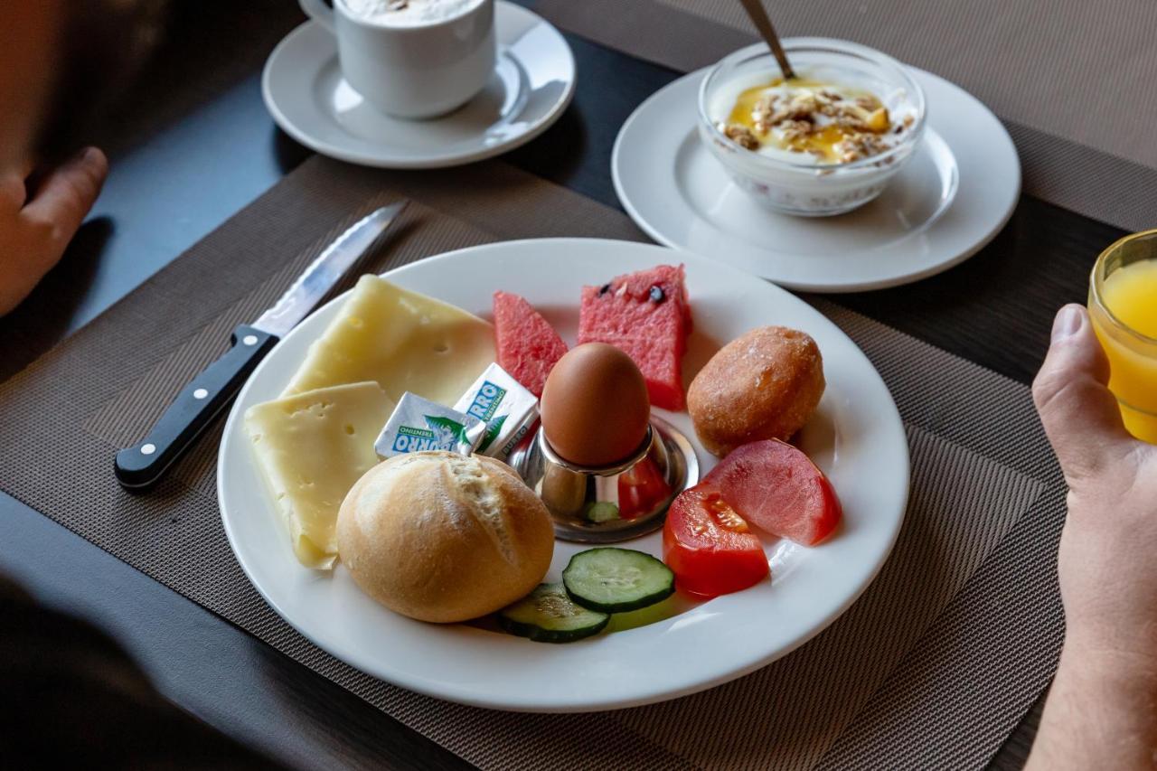 Hotel Lory - Molveno - Dolomiti المظهر الخارجي الصورة