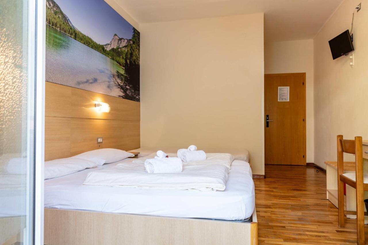 Hotel Lory - Molveno - Dolomiti المظهر الخارجي الصورة
