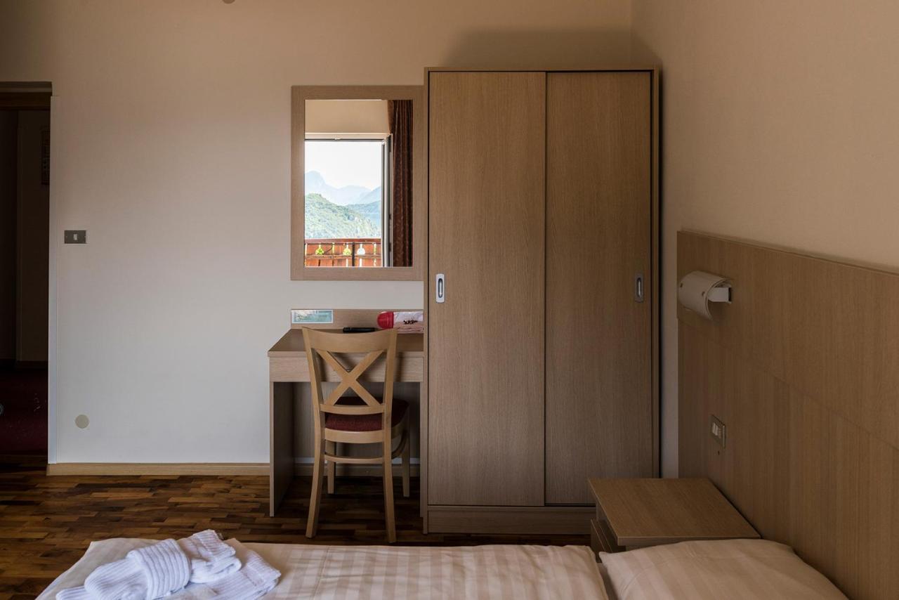 Hotel Lory - Molveno - Dolomiti المظهر الخارجي الصورة